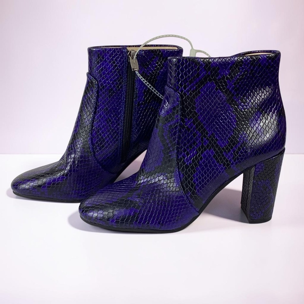 Vince Camuto Sanstan Purple Black Snakeskin Leather Block Heel Ankle Boots 6M